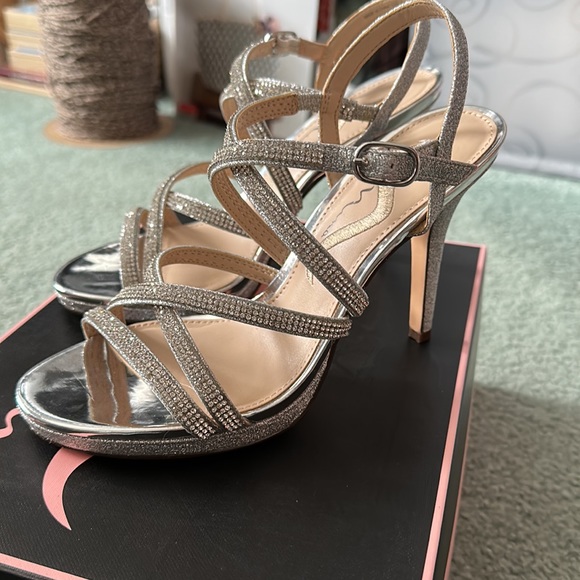 Nina Formal Heels - Picture 5 of 12